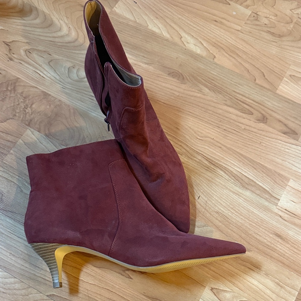 Elegant Burgundy Ankle Boots